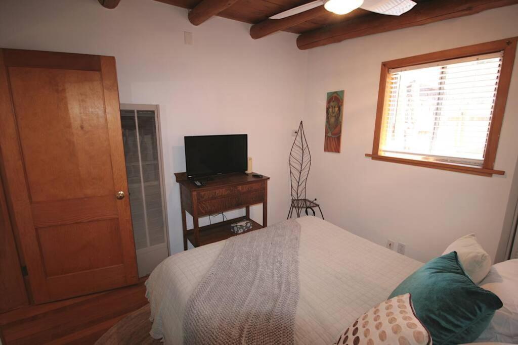 Galisteo Getaway - Courtyard - Near Railyard Villa Santa Fe Bagian luar foto